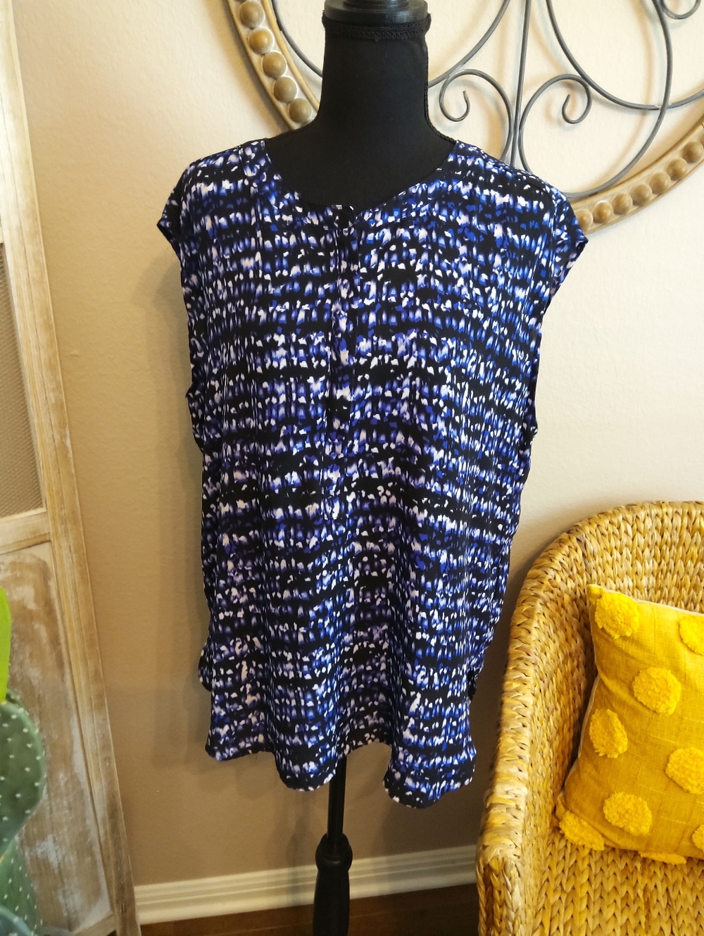 Apt. 9 Purple and White Printed Cap-Sleeve Tunic